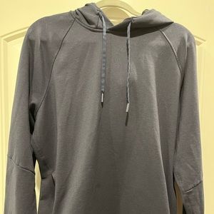 Men’s Lululemon sweatshirt